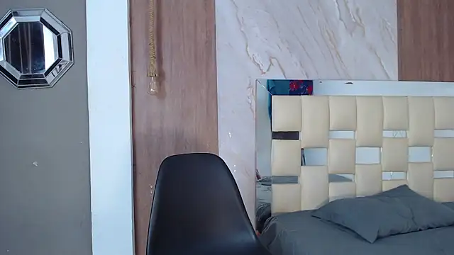 hera divine online show from 03/18/26, 02:09