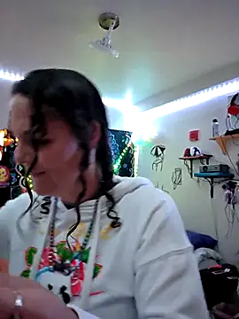 Snapshot of thatonespicychick chatting on 10/27/25, 02:21 thatonespicychick online show from 10/27/25, 02:21