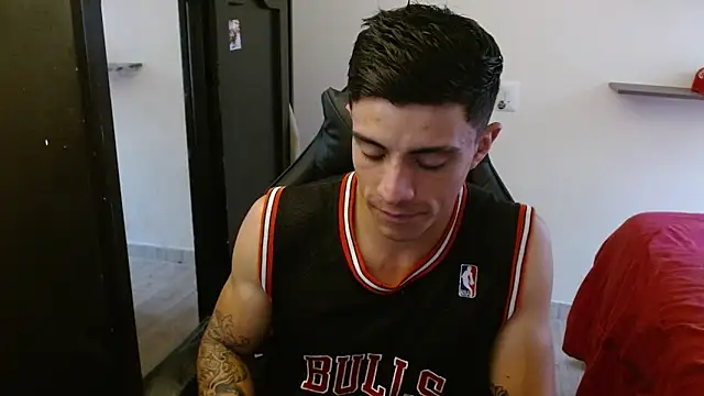 kv   xxx  online show from 11/28/25, 08:33