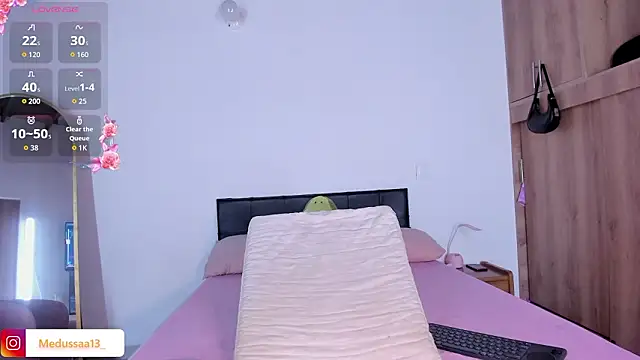 medussa13  online show from 02/28/26, 12:06