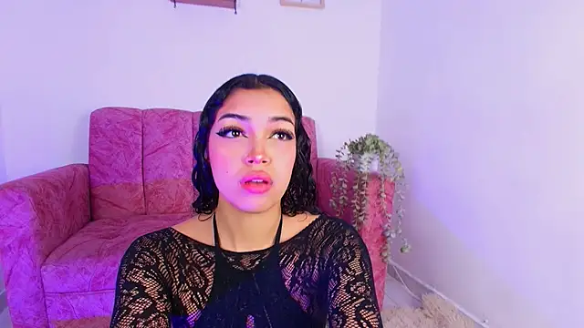 Snapshot of Sara_Jhonson chatting on 11/21/25, 11:25 Sara Jhonson online show from 11/21/25, 11:25