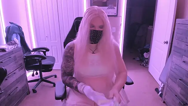 Snapshot of Sissydream123 chatting on 12/10/24, 06:01 Sissydream123 online show from 12/10/24, 06:01