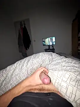 Snapshot of Landryyyyy chatting on 12/20/24, 12:08 Landryyyyy online show from 12/20/24, 12:08