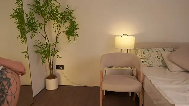 Peopleneedlove144 online show from 01/10/26, 02:19