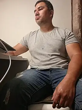 Snapshot of pob_cam chatting on 10/26/25, 03:23 pob cam online show from 10/26/25, 03:23