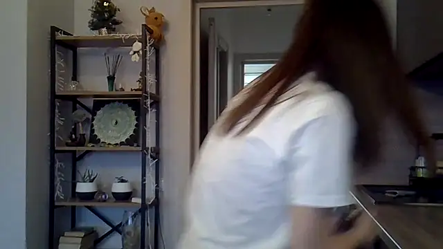 Snapshot of jainesummer chatting on 12/18/24, 07:15 jainesummer online show from 12/18/24, 07:15