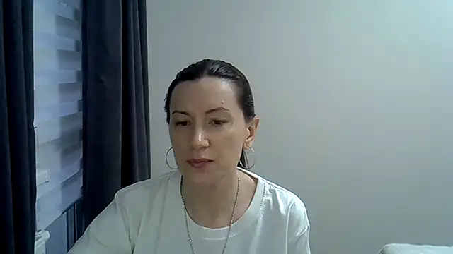 Snapshot of jainesummer chatting on 12/23/24, 10:53 jainesummer online show from 12/23/24, 10:53