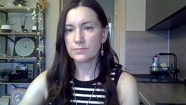 Snapshot of jainesummer chatting on 12/27/24, 10:12 jainesummer online show from 12/27/24, 10:12