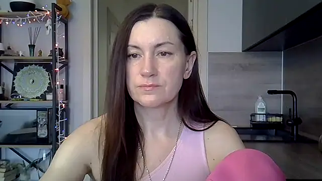 Snapshot of jainesummer chatting on 02/12/25, 11:07 jainesummer online show from 02/12/25, 11:07