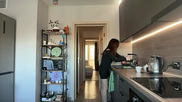 Snapshot of jainesummer chatting on 10/17/25, 08:28 jainesummer online show from 10/17/25, 08:28