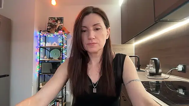 Snapshot of jainesummer chatting on 12/22/25, 08:11 jainesummer online show from 12/22/25, 08:11