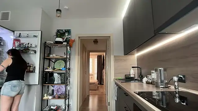 Snapshot of jainesummer chatting on 04/05/26, 12:24 jainesummer online show from 04/05/26, 12:24