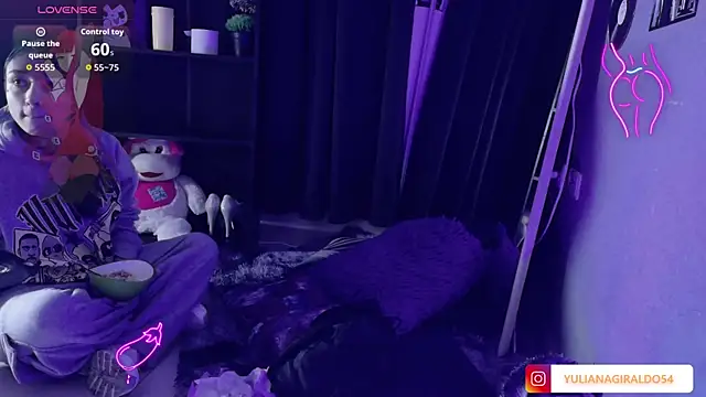 Snapshot of yulianademond66 chatting on 03/27/26, 03:45 yulianademond66 online show from 03/27/26, 03:45