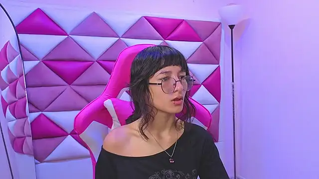 Snapshot of Danny_Face chatting on 11/24/25, 01:33 Danny Face online show from 11/24/25, 01:33