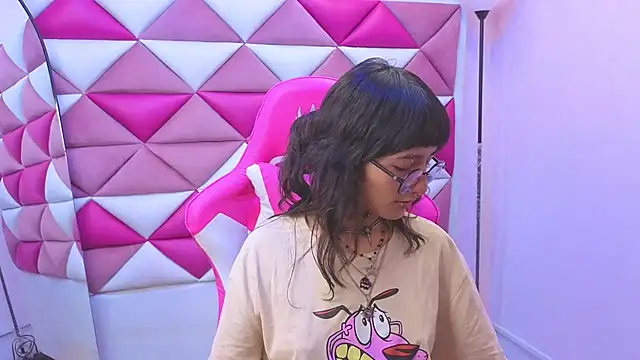 Snapshot of Danny_Face chatting on 11/27/25, 02:08 Danny Face online show from 11/27/25, 02:08