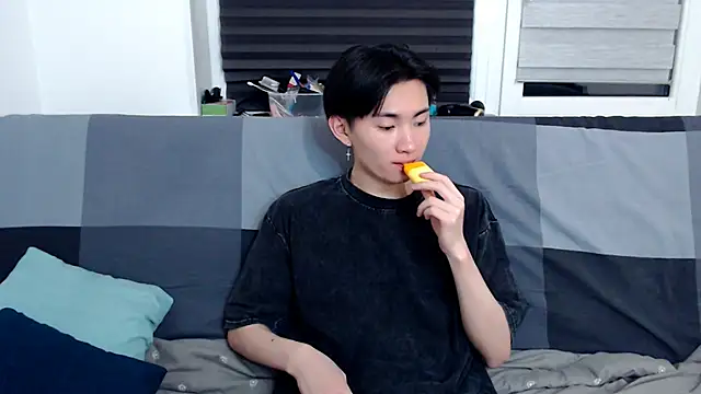 Miram Yu online show from 01/26/25, 09:51