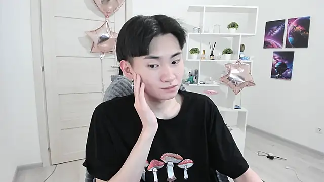 Miram Yu online show from 02/22/25, 09:15