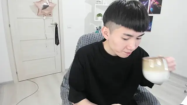 Miram Yu online show from 03/19/25, 05:17