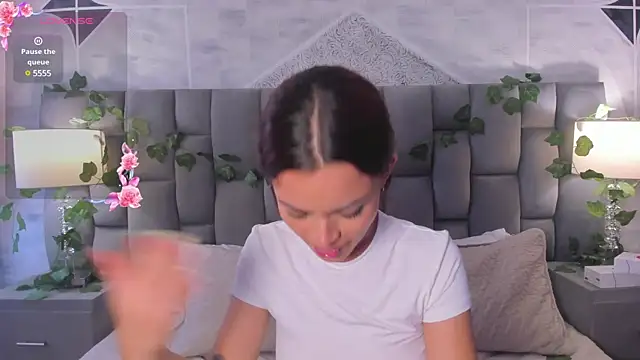 HannaRhodes online show from 01/30/25, 04:34