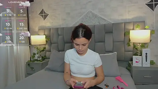 HannaRhodes online show from 02/10/25, 01:33