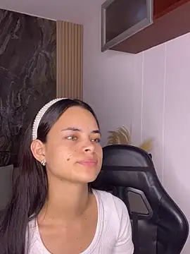 HannaRhodes online show from 10/26/25, 12:55