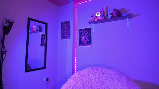 MadelineBenet online show from 12/15/24, 06:40