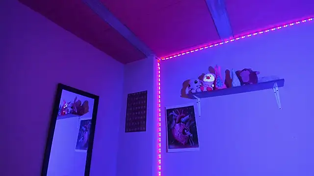 MadelineBenet online show from 12/17/24, 06:02