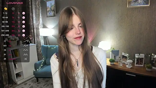 Snapshot of DarleneHatt chatting on 03/23/25, 12:26 DarleneHatt online show from 03/23/25, 12:26