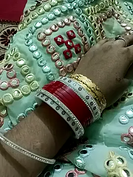 Snapshot of QUEEN-X-CPL chatting on 12/24/24, 04:40 QUEEN-X-CPL online show from 12/24/24, 04:40