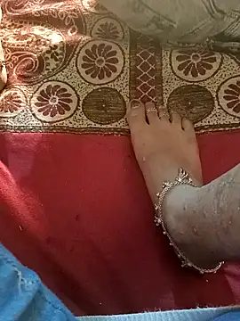 Snapshot of QUEEN-X-CPL chatting on 01/05/25, 04:38 QUEEN-X-CPL online show from 01/05/25, 04:38