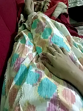 Snapshot of QUEEN-X-CPL chatting on 02/11/25, 05:50 QUEEN-X-CPL online show from 02/11/25, 05:50