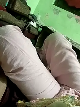 Snapshot of QUEEN-X-CPL chatting on 03/04/25, 05:45 QUEEN-X-CPL online show from 03/04/25, 05:45