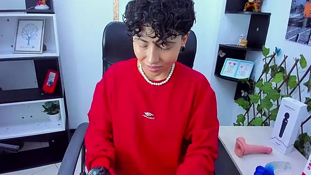 Im Mathias online show from 10/23/25, 07:45