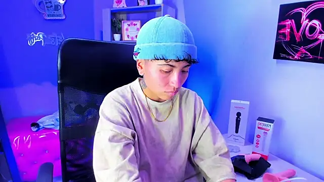 Snapshot of Im_Mathias chatting on 12/16/25, 02:27 Im Mathias online show from 12/16/25, 02:27