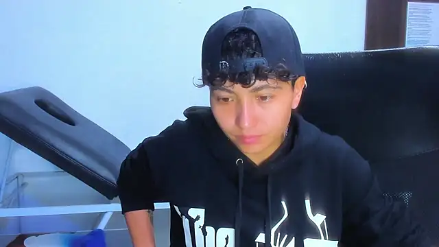 Snapshot of Im_Mathias chatting on 02/11/26, 03:33 Im Mathias online show from 02/11/26, 03:33