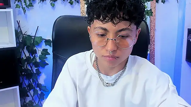 Snapshot of Im_Mathias chatting on 02/13/26, 02:07 Im Mathias online show from 02/13/26, 02:07