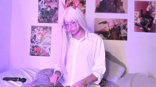 Luna-Chann online show from 04/16/26, 09:39