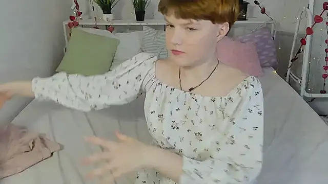 DreamyLuna online show from 01/25/25, 08:42