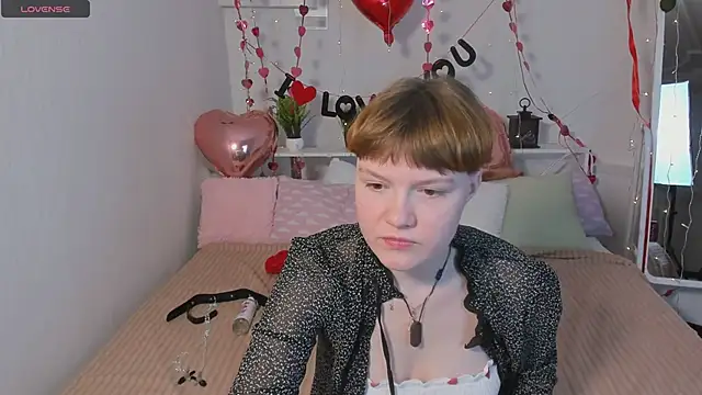 DreamyLuna online show from 01/28/25, 08:36