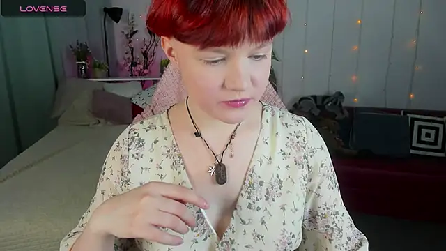 DreamyLuna online show from 02/04/25, 08:38