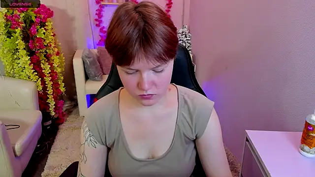 DreamyLuna online show from 09/12/25, 08:42