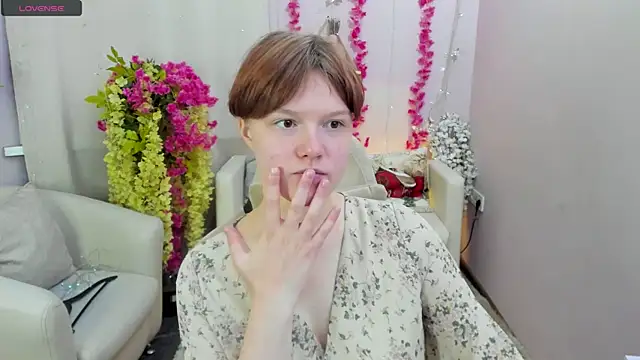 DreamyLuna online show from 09/27/25, 08:03