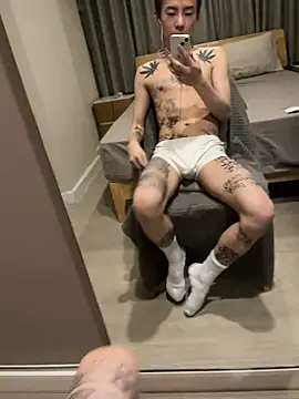 iyy2004 online show from 01/29/25, 10:22