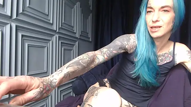 Snapshot of RavenryderUK chatting on 03/25/26, 09:59 RavenryderUK online show from 03/25/26, 09:59