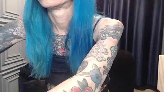 Snapshot of RavenryderUK chatting on 04/06/26, 08:54 RavenryderUK online show from 04/06/26, 08:54