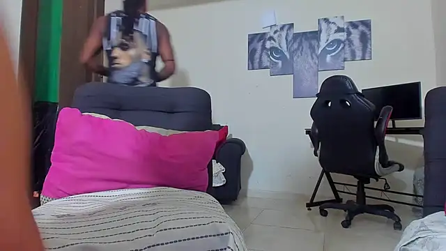 Snapshot of ray_long222 chatting on 03/20/26, 04:45 ray long222 online show from 03/20/26, 04:45