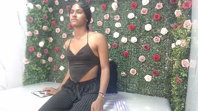 Snapshot of angelica_sexy1 chatting on 10/23/25, 07:45 angelica sexy1 online show from 10/23/25, 07:45