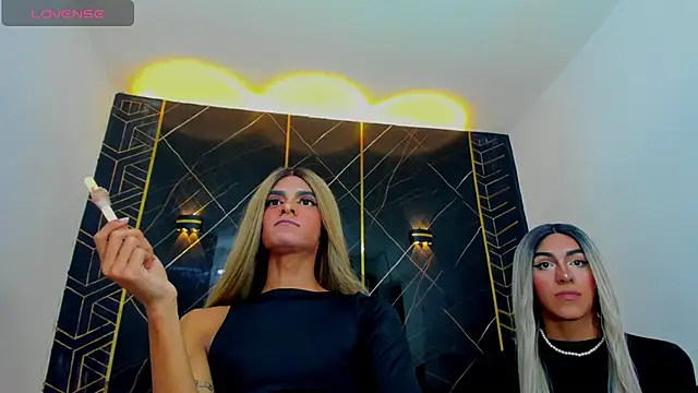 Isabella stanford2 online show from 02/15/25, 12:04