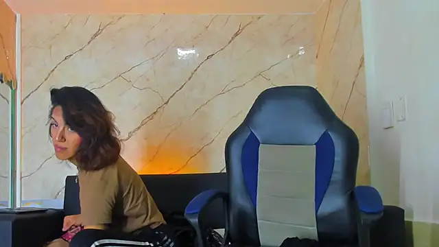 Snapshot of Isabella_stanford2 chatting on 11/16/25, 12:44 Isabella stanford2 online show from 11/16/25, 12:44