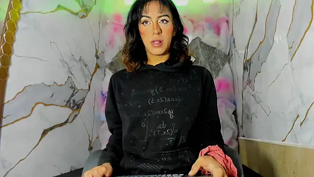 Snapshot of Isabella_stanford2 chatting on 12/05/25, 01:42 Isabella stanford2 online show from 12/05/25, 01:42